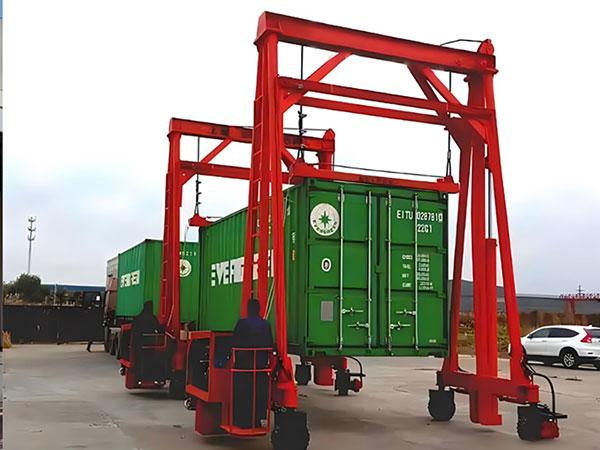Container Straddle Carrier